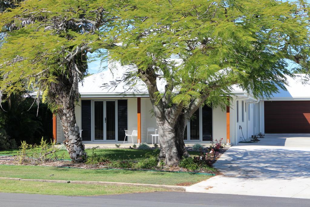 12Th Tee Bnb Bargara Exterior photo
